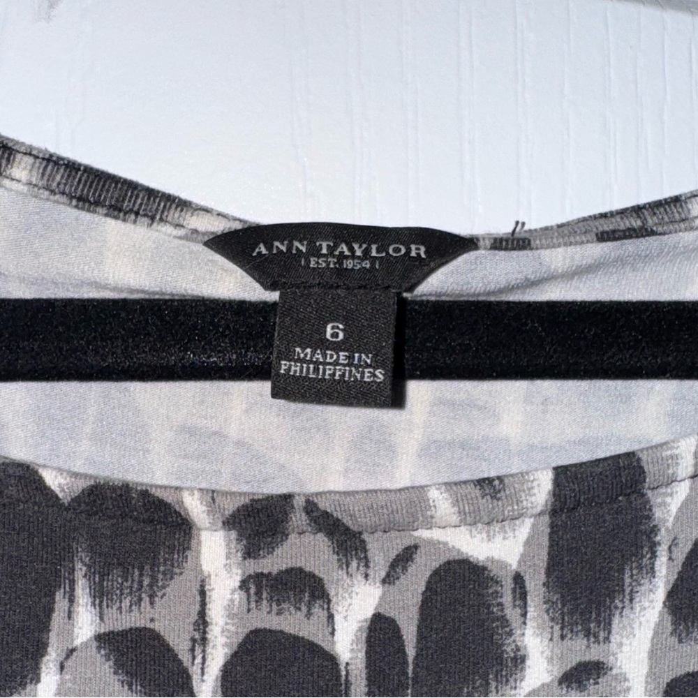 Ann Taylor Printed Long Sleeve Dress 6 Gray Black White - Picture 2 of 3